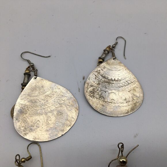 2 Pair Elephant Dangle Earrings Safari Boho Tribal Wooden Silver And Gold Tone - Picture 6 of 6